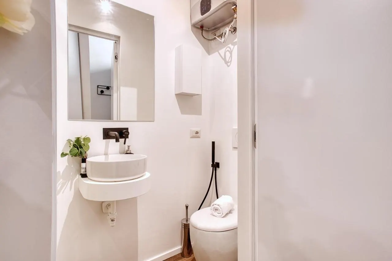 Joivy Delightful 1-Bed Flat In The Centre Of Milan Διαμέρισμα
